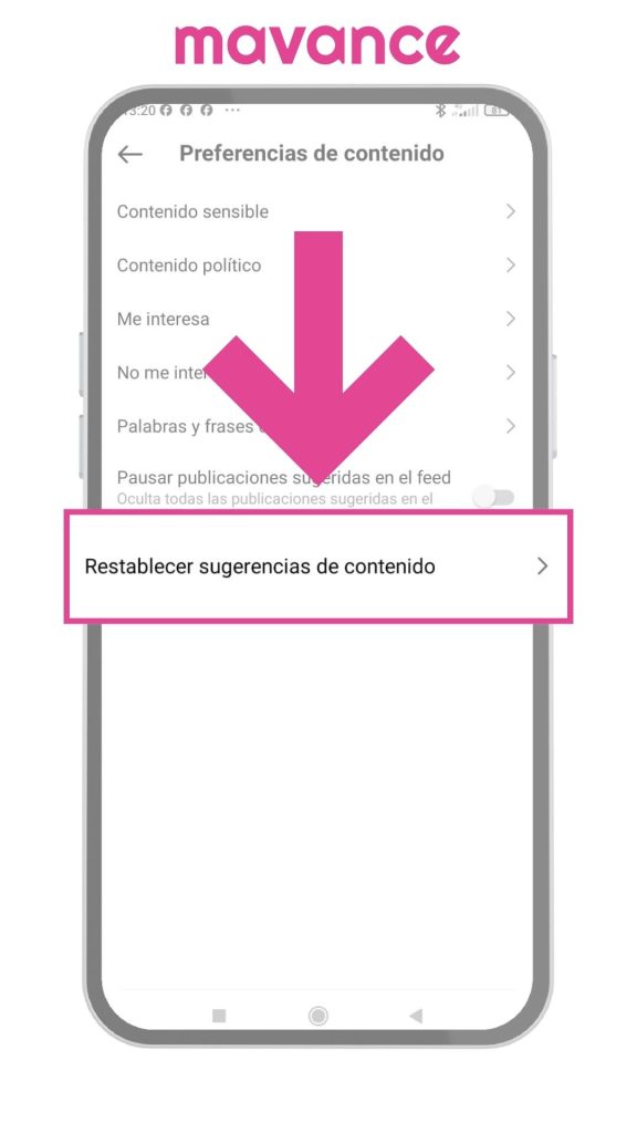 Captura de pantalla del apartado “Preferencias de contenido” en Instagram con una flecha que señala la opción “Restablecer sugerencias de contenido”.