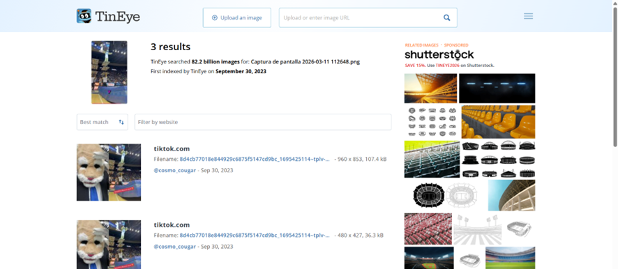 Captura de pantalla de TinEye mostrando los resultados de una búsqueda inversa por imagen a partir de un fotograma de un partido de baloncesto, con 3 coincidencias encontradas, dos resultados de TikTok y una columna lateral con sugerencias visuales de Shutterstock.
